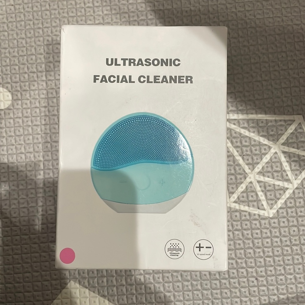 Facial cleaner